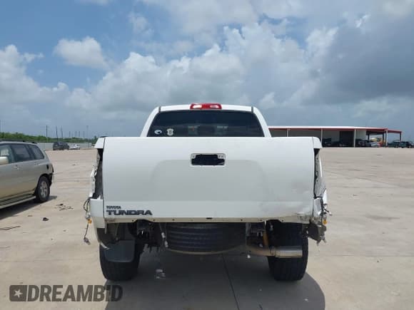 ✅ 2011 Toyota Tundra • VIN: 5TFEY5F11BX100307 • Лот: 42487411. Опубликован ранее на IAAI с пробегом 289 842 миль. Бесплатный доступ к архиву аукционных продаж из США и подробный отчёт об истории автомобиля на DreamBid. Изображение 16.