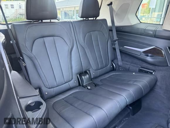 ✅ 2019 BMW X7 xDrive40i • VIN: 5UXCW2C55KLB44273 • Lot: 93519415. Wystawiony na Copart z przebiegiem 135 766 mil. Bezpłatny archiwum sprzedaży aukcyjnych z USA i szczegółowy raport historii pojazdu na DreamBid. Zdjęcie 7.