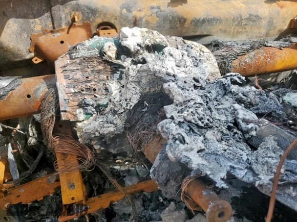 ✅ 2020 Chevrolet Silverado 1500 Custom Trail Boss • VIN: 1GCPYCEH9LZ273185 • Lot: 60439075. Wystawiony na Copart z przebiegiem Nie podano. Bezpłatny archiwum sprzedaży aukcyjnych z USA i szczegółowy raport historii pojazdu na DreamBid. Zdjęcie 9.