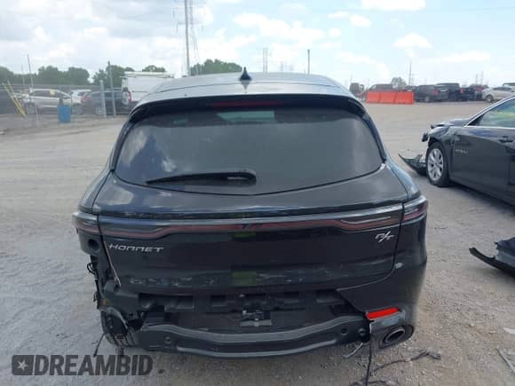 2024 Dodge Hornet R/T z VIN ZACPDFCW2R3A25907, wystawiony jako IAAI lot #42697908 z przebiegiem 25 131 mil mil oraz . Historia ofert i sprzedaży dostępna na DreamBid. Obrazek 16.