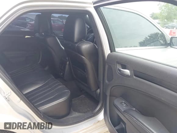 ✅ 2012 Chrysler 300 S • VIN: 2C3CCABG7CH188332 • Lot: 42568357. Listed on IAAI with 170,240 mi. Free auction sales archive from the USA and detailed vehicle history report at DreamBid. Image 8.