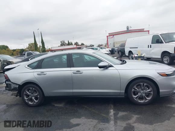 ✅ 2024 Honda Accord EX • VIN: 1HGCY1F35RA007094 • Lot: 43165582. Listed on IAAI with 32,467 mi. Free auction sales archive from the USA and detailed vehicle history report at DreamBid. Image 14.
