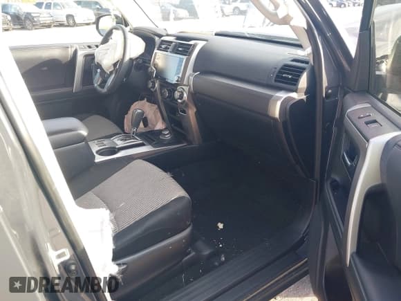 ✅ 2024 Toyota 4Runner SR5 • VIN: JTEMU5JR6R6246539 • Lot: 43453474. Listed on IAAI with 36,752 mi. Free auction sales archive from the USA and detailed vehicle history report at DreamBid. Image 5.