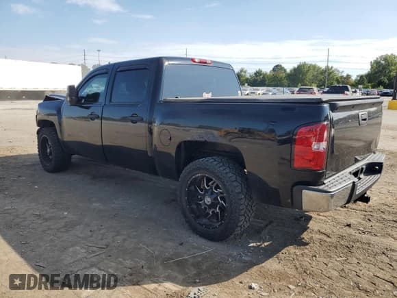 ✅ 2011 Chevrolet Silverado 1500 Xtra Fuel Economy • VIN: 3GCPCSE33BG100001 • Lot: 71956795. Listed on Copart with 182,220 mi. Free auction sales archive from the USA and detailed vehicle history report at DreamBid. Image 2.