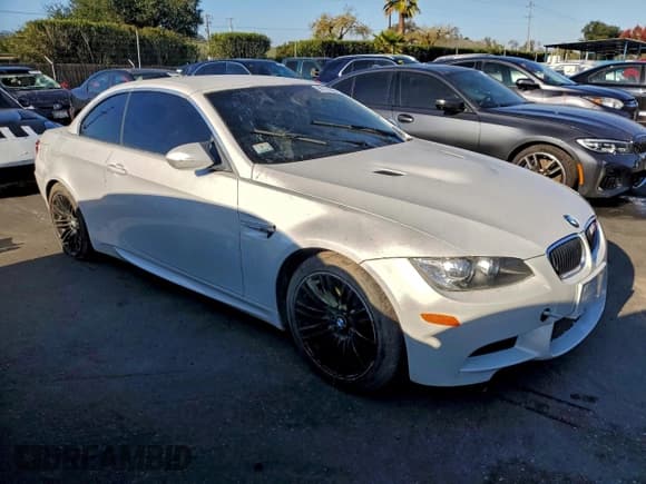 ✅ 2011 BMW M3 • VIN: WBSDX9C5XBE783965 • Lot: 96125025. Wystawiony na Copart z przebiegiem 73 121 mil. Bezpłatny archiwum sprzedaży aukcyjnych z USA i szczegółowy raport historii pojazdu na DreamBid. Zdjęcie 4.