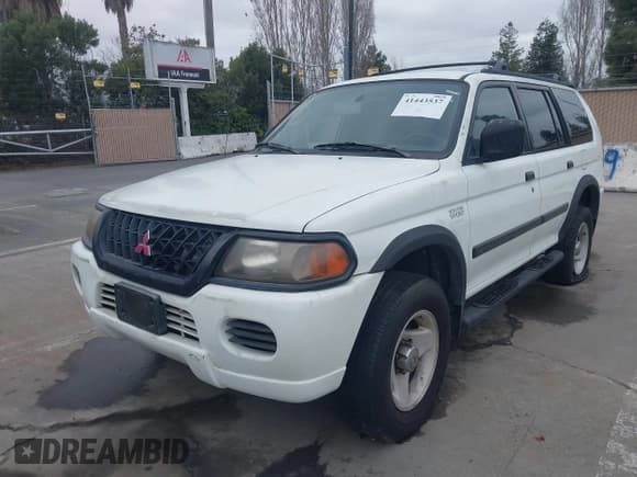 ✅ 2000 Mitsubishi Montero Sport LS • VIN: JA4LS31H0YP021389 • Lot: 41443537. Wystawiony na IAAI z przebiegiem 253 565 mil. Bezpłatny archiwum sprzedaży aukcyjnych z USA i szczegółowy raport historii pojazdu na DreamBid. Zdjęcie 2.