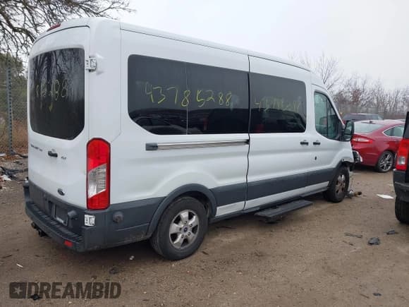 ✅ 2017 Ford Transit XL • VIN: 1FBAX2CM4HKA73127 • Lot: 43785288. Wystawiony na IAAI z przebiegiem 78 165 mil. Bezpłatny archiwum sprzedaży aukcyjnych z USA i szczegółowy raport historii pojazdu na DreamBid. Zdjęcie 4.