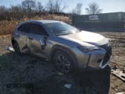 ✅ 2019 Lexus UX 200 • VIN: JTHY3JBHXK2013766 • Lot: 70606282. Wystawiony na Copart z przebiegiem 17 200 mil. Bezpłatny archiwum sprzedaży aukcyjnych z USA i szczegółowy raport historii pojazdu na DreamBid. Zdjęcie 4.