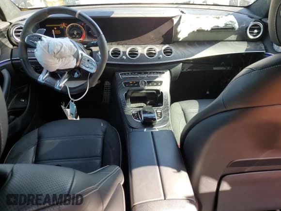 ✅ 2020 Mercedes-Benz E 63 S AMG • VIN: WDDZF8KB8LA717950 • Лот: 44249075. Опубликован ранее на Copart с пробегом 27 991 миль. Бесплатный доступ к архиву аукционных продаж из США и подробный отчёт об истории автомобиля на DreamBid. Изображение 8.