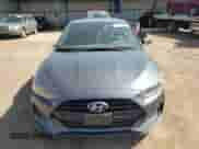 2019 Hyundai Veloster 2.0 z VIN KMHTG6AF8KU009423, wystawiony jako Copart lot #59528084 z przebiegiem 81 453 mil mil oraz Szkoda całkowita • Salvage title. Historia ofert i sprzedaży dostępna na DreamBid. Obrazek 5.