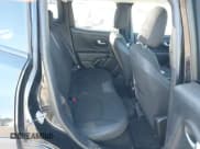 ✅ 2019 Jeep Renegade Latitude • VIN: ZACNJBBB0KPK24375 • Лот: 43779285. Опубликован ранее на IAAI с пробегом 290 048 миль. Бесплатный доступ к архиву аукционных продаж из США и подробный отчёт об истории автомобиля на DreamBid. Изображение 8.