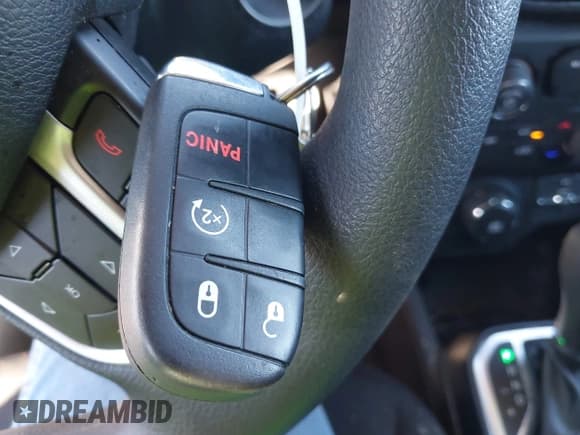 ✅ 2018 Jeep Renegade Upland • VIN: ZACCJBAB0JPH59507 • Lot: 43610633. Wystawiony na IAAI z przebiegiem 122 740 mil. Bezpłatny archiwum sprzedaży aukcyjnych z USA i szczegółowy raport historii pojazdu na DreamBid. Zdjęcie 11.