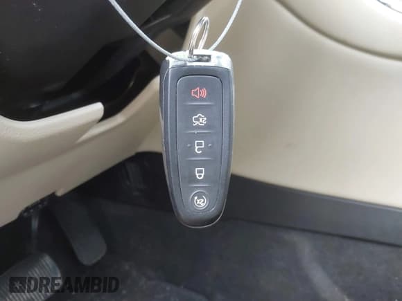 ✅ 2016 Ford Taurus SEL • VIN: 1FAHP2E81GG138775 • Лот: 43606670. Опубликован ранее на IAAI с пробегом 194 209 миль. Бесплатный доступ к архиву аукционных продаж из США и подробный отчёт об истории автомобиля на DreamBid. Изображение 11.