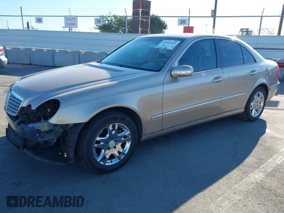 ✅ 2003 Mercedes-Benz E 320 • VIN: WDBUF65J93A299232 • Лот: 43304183. Опубликован ранее на IAAI с пробегом 164 069 миль. Бесплатный доступ к архиву аукционных продаж из США и подробный отчёт об истории автомобиля на DreamBid. Изображение 2.