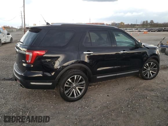✅ 2018 Ford Explorer Platinum • VIN: 1FM5K8HT0JGC25021 • Lot: 91236085. Listed on Copart with 135,633 mi. Free auction sales archive from the USA and detailed vehicle history report at DreamBid. Image 3.