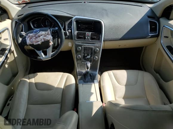 ✅ 2015 Volvo XC60 T6 • VIN: YV4902RB4F2622649 • Lot: 71433564. Wystawiony na Copart z przebiegiem 177 266 mil. Bezpłatny archiwum sprzedaży aukcyjnych z USA i szczegółowy raport historii pojazdu na DreamBid. Zdjęcie 8.