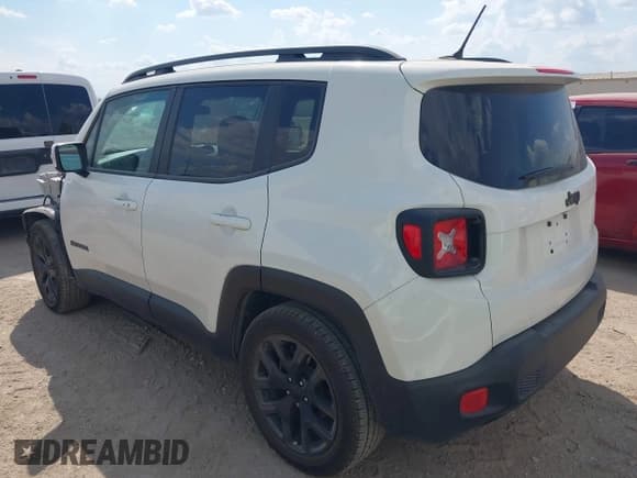 ✅ 2017 Jeep Renegade Latitude • VIN: ZACCJABB5HPG45926 • Lot: 42979862. Listed on IAAI with 45,864 mi. Free auction sales archive from the USA and detailed vehicle history report at DreamBid. Image 3.