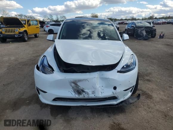 ✅ 2024 Tesla Model Y Long Range • VIN: 7SAYGDEE7RF088685 • Лот: 85380585. Опубликован ранее на Copart с пробегом 17 980 миль. Бесплатный доступ к архиву аукционных продаж из США и подробный отчёт об истории автомобиля на DreamBid. Изображение 5.