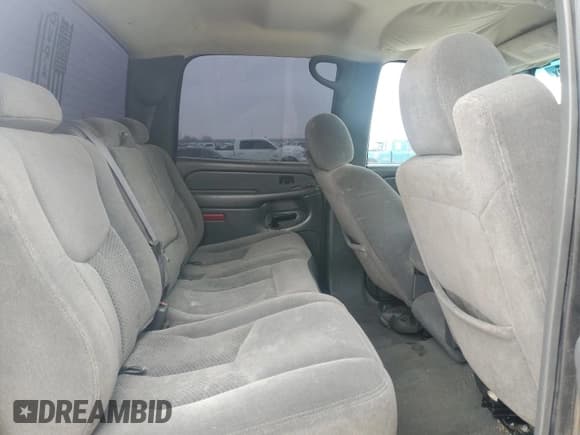 ✅ 2006 Chevrolet Silverado 2500HD LT1 • VIN: 1GCHC23D86F176983 • Лот: 44732465. Опубликован ранее на Copart с пробегом 223 649 миль. Бесплатный доступ к архиву аукционных продаж из США и подробный отчёт об истории автомобиля на DreamBid. Изображение 10.