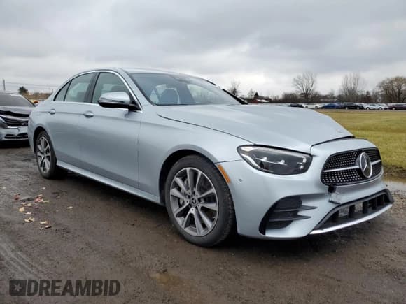 ✅ 2022 Mercedes-Benz E 450 • VIN: W1KZF5KB0NB032899 • Лот: 82189393. Опубликован ранее на Copart с пробегом 16 372 миль. Бесплатный доступ к архиву аукционных продаж из США и подробный отчёт об истории автомобиля на DreamBid. Изображение 4.