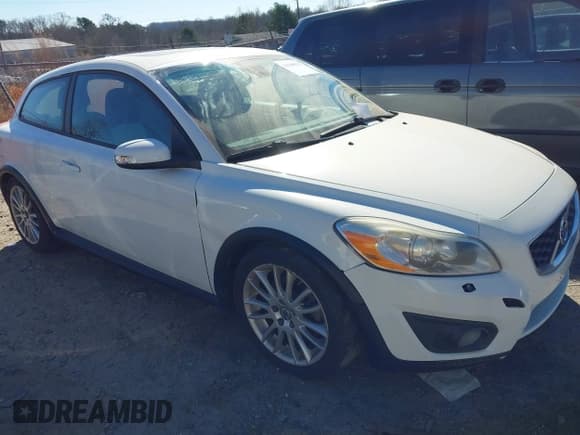 ✅ 2011 Volvo C30 • VIN: YV1672MK7B2243352 • Lot: 41308032. Listed on IAAI with 153,190 mi. Free auction sales archive from the USA and detailed vehicle history report at DreamBid. Image 1.