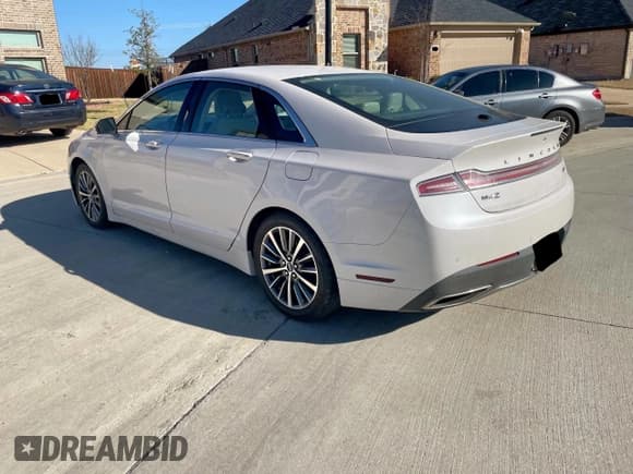 ✅ 2019 Lincoln MKZ Standard • VIN: 3LN6L5A91KR609138 • Lot: 47172775. Wystawiony na Copart z przebiegiem 81 854 mil. Bezpłatny archiwum sprzedaży aukcyjnych z USA i szczegółowy raport historii pojazdu na DreamBid. Zdjęcie 3.