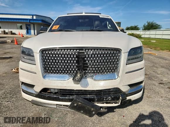✅ 2018 Lincoln Navigator Reserve • VIN: 5LMJJ3LT0JEL20506 • Lot: 71877135. Listed on Copart with 96,275 mi. Free auction sales archive from the USA and detailed vehicle history report at DreamBid. Image 5.