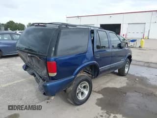 ✅ 2002 Chevrolet Blazer LS • VIN: 1GNCS13W92K202301 • Lot: 42066797. Wystawiony na IAAI z przebiegiem 184 706 mil. Bezpłatny archiwum sprzedaży aukcyjnych z USA i szczegółowy raport historii pojazdu na DreamBid. Zdjęcie 4.