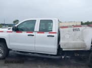 ✅ 2018 Chevrolet Silverado 2500HD Work Truck • VIN: 1GC2CUEG6JZ186007 • Lot: 42403135. Wystawiony na IAAI z przebiegiem 261 922 mil. Bezpłatny archiwum sprzedaży aukcyjnych z USA i szczegółowy raport historii pojazdu na DreamBid. Zdjęcie 15.