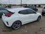 2019 Hyundai Veloster 2.0 z VIN KMHTG6AF4KU008804, wystawiony jako Copart lot #47407425 z przebiegiem 135 729 mil mil oraz Szkoda całkowita • Salvage title. Historia ofert i sprzedaży dostępna na DreamBid. Obrazek 3.
