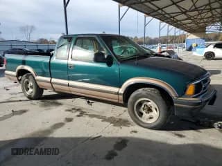 ✅ 1996 Chevrolet S-10 LS • VIN: 1GCCS19X8T8197583 • Лот: 81065674. Опубликован ранее на Copart с пробегом 261 943 миль. Бесплатный доступ к архиву аукционных продаж из США и подробный отчёт об истории автомобиля на DreamBid. Изображение 4.