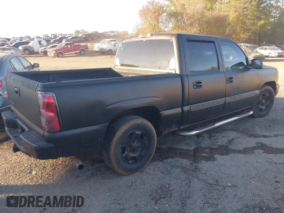 ✅ 2007 Chevrolet Silverado 1500 LS • VIN: 2GCEC13V071167516 • Lot: 43622242. Listed on IAAI with Not provided. Free auction sales archive from the USA and detailed vehicle history report at DreamBid. Image 4.