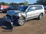 ✅ 2007 Toyota Highlander w/3rd Row • VIN: JTEEW21A570047277 • Лот: 43112921. Опубликован ранее на IAAI с пробегом 206 408 миль. Бесплатный доступ к архиву аукционных продаж из США и подробный отчёт об истории автомобиля на DreamBid. Изображение 19.