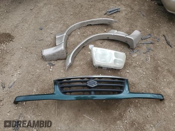 ✅ 2002 Suzuki Grand Vitara • VIN: JS3TE62V524154419 • Lot: 52992735. Wystawiony na Copart z przebiegiem 123 749 mil. Bezpłatny archiwum sprzedaży aukcyjnych z USA i szczegółowy raport historii pojazdu na DreamBid. Zdjęcie 12.