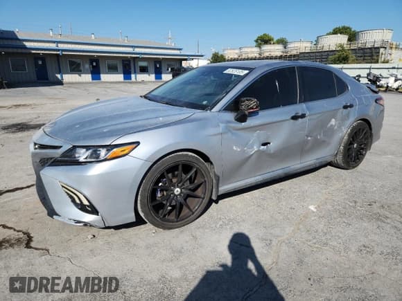 ✅ 2019 Toyota Camry SE • VIN: 4T1B11HK8KU162063 • Lot: 82526105. Wystawiony na Copart z przebiegiem 78 507 mil. Bezpłatny archiwum sprzedaży aukcyjnych z USA i szczegółowy raport historii pojazdu na DreamBid. Zdjęcie 1.