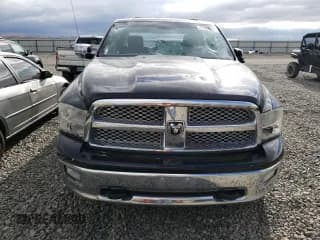 ✅ 2010 Dodge 1500 Sport • VIN: 1D7RV1CT0AS121322 • Lot: 71410084. Wystawiony na Copart z przebiegiem Nie podano. Bezpłatny archiwum sprzedaży aukcyjnych z USA i szczegółowy raport historii pojazdu na DreamBid. Zdjęcie 5.