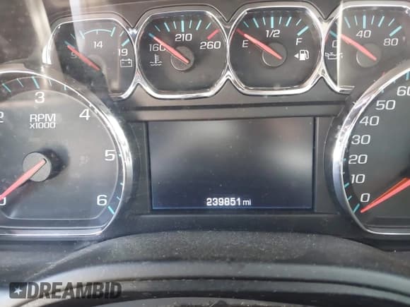 ✅ 2015 Chevrolet Suburban LT • VIN: 1GNSCJKC0FR513631 • Lot: 42879095. Wystawiony na IAAI z przebiegiem 239 851 mil. Bezpłatny archiwum sprzedaży aukcyjnych z USA i szczegółowy raport historii pojazdu na DreamBid. Zdjęcie 7.