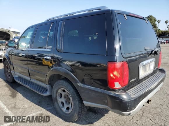 ✅ 2002 Lincoln Navigator • VIN: 5LMEU27R62LJ12466 • Lot: 54072715. Listed on Copart with 235,146 mi. Free auction sales archive from the USA and detailed vehicle history report at DreamBid. Image 2.