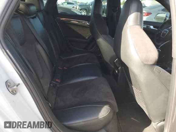 ✅ 2012 Audi S4 Premium Plus • VIN: WAUBGAFL9CA112268 • Лот: 70892964. Опубликован ранее на Copart с пробегом 155 093 миль. Бесплатный доступ к архиву аукционных продаж из США и подробный отчёт об истории автомобиля на DreamBid. Изображение 10.