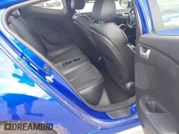 ✅ 2013 Hyundai Veloster Turbo • VIN: KMHTC6AE8DU176516 • Lot: 43166189. Wystawiony na IAAI z przebiegiem 69 989 mil. Bezpłatny archiwum sprzedaży aukcyjnych z USA i szczegółowy raport historii pojazdu na DreamBid. Zdjęcie 8.