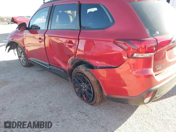 2018 Mitsubishi Outlander SE with VIN JA4AD3A3XJZ030522, listed as a IAAI auction lot 41770494 with 247,564 mi miles and . Bid and sale history available at DreamBid. Image 17.