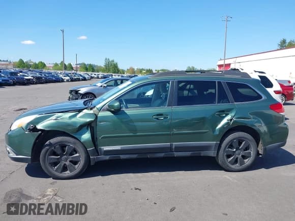 ✅ 2012 Subaru Outback Prem • VIN: 4S4BRBGC1C3263820 • Lot: 42096600. Wystawiony na IAAI z przebiegiem 125 933 mil. Bezpłatny archiwum sprzedaży aukcyjnych z USA i szczegółowy raport historii pojazdu na DreamBid. Zdjęcie 14.