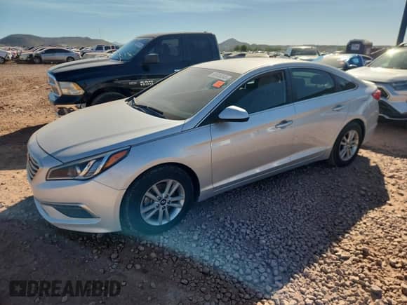 2015 Hyundai Sonata SE с VIN 5NPE24AF3FH038473, выставлен на аукционе Copart как лот 90935245 с пробегом 152 640 миль миль и Чистый • Clean title. История ставок и продаж доступна на DreamBid. Изображение 1.