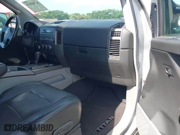 ✅ 2004 Nissan Titan SE • VIN: 1N6AA06B64N576675 • Lot: 42689929. Wystawiony na IAAI z przebiegiem 57 120 mil. Bezpłatny archiwum sprzedaży aukcyjnych z USA i szczegółowy raport historii pojazdu na DreamBid. Zdjęcie 5.