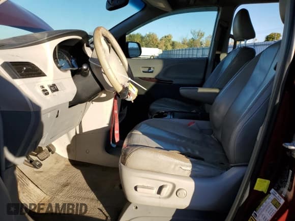 ✅ 2012 Toyota Sienna XLE • VIN: 5TDYK3DC2CS268598 • Lot: 91116145. Wystawiony na Copart z przebiegiem 180 770 mil. Bezpłatny archiwum sprzedaży aukcyjnych z USA i szczegółowy raport historii pojazdu na DreamBid. Zdjęcie 7.