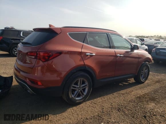 ✅ 2017 Hyundai Santa Fe 2.4L • VIN: 5XYZU3LB7HG460563 • Lot: 80073775. Wystawiony na Copart z przebiegiem 73 446 mil. Bezpłatny archiwum sprzedaży aukcyjnych z USA i szczegółowy raport historii pojazdu na DreamBid. Zdjęcie 3.