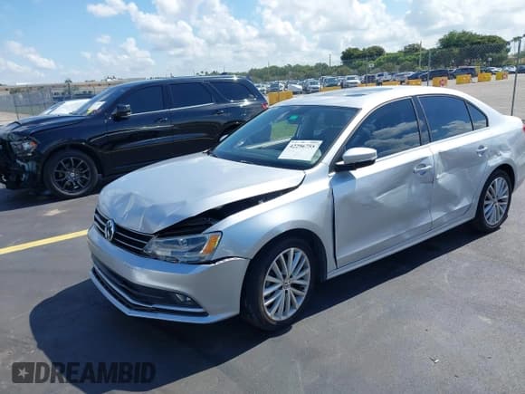 ✅ 2015 Volkswagen Jetta SE • VIN: 3VWD07AJ5FM340040 • Лот: 42296755. Опубликован ранее на IAAI с пробегом 94 050 миль. Бесплатный доступ к архиву аукционных продаж из США и подробный отчёт об истории автомобиля на DreamBid. Изображение 16.