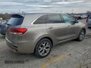 ✅ 2016 Kia Sorento SXL • VIN: 5XYPKDA53GG008768 • Лот: 94262685. Опубликован ранее на Copart с пробегом 142 329 миль. Бесплатный доступ к архиву аукционных продаж из США и подробный отчёт об истории автомобиля на DreamBid. Изображение 3.