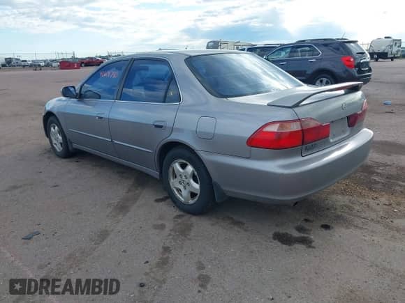 2000 Honda Accord EX с VIN 1HGCG1657YA079580, выставлен на аукционе IAAI как лот 42614740 с пробегом 211 481 миль миль и . История ставок и продаж доступна на DreamBid. Изображение 3.