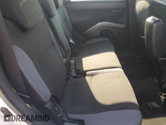 ✅ 2008 Mitsubishi Outlander ES • VIN: JA4LT21W38Z004760 • Lot: 59274325. Listed on Copart with 102,060 mi. Free auction sales archive from the USA and detailed vehicle history report at DreamBid. Image 10.